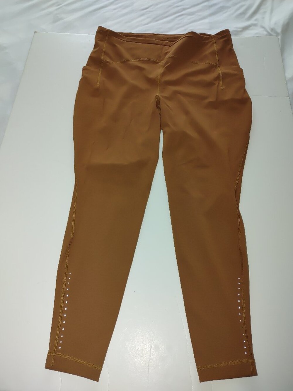 LULULEMON Woman's High Rise Stretched Leggings Size 16 NWOT